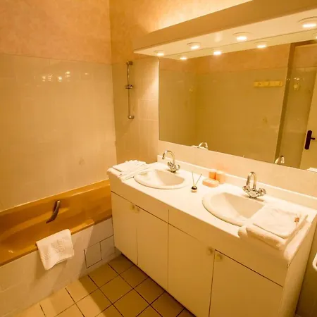 Chambres Et Table D'Hotes - Domaine De Bardenat Marquay Exterior photo